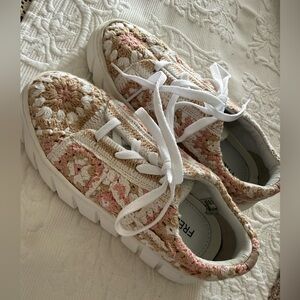 Free People Catch Me If You Can Sneakers Platform Hand Crocheted Size EU 37 6.5